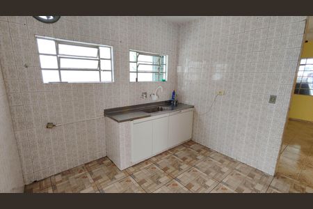 Casa para alugar com 105m², 2 quartos e 2 vagasCozinha