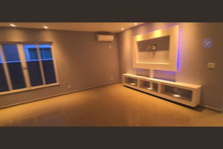 Casa de condomínio para alugar com 360m², 3 quartos e 2 vagas Casa de condomínio para alugar com 360m², 3 quartos e 2 vagasQuarto