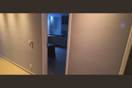 Corredor de casa de condomínio para alugar com 3 quartos, 360m² em Itaipuaçu, Maricá