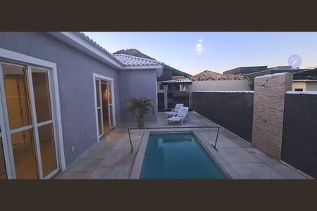 Casa de condomínio para alugar com 360m², 3 quartos e 2 vagas Casa de condomínio para alugar com 360m², 3 quartos e 2 vagasÁrea externa