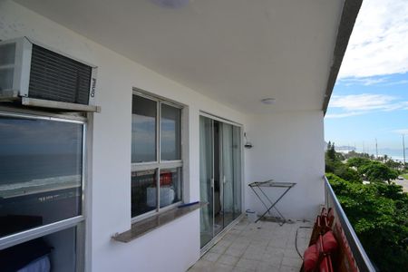 Apartamento à venda com 66m², 2 quartos e 1 vagaVaranda