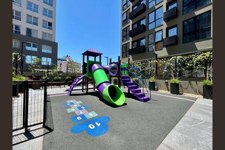 Apartamento para alugar com 66m², 1 quarto e 1 vaga Apartamento para alugar com 66m², 1 quarto e 1 vagaÁrea comum - Playground