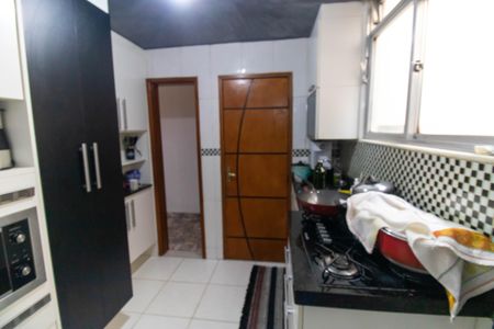 Apartamento à venda com 76m², 2 quartos e 1 vagaCozinha e Área de Serviço