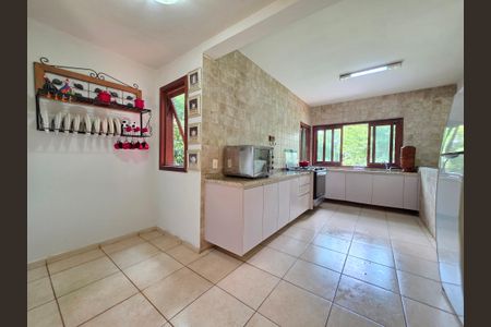 Casa de condomínio à venda com 255m², 4 quartos e 4 vagas Casa de condomínio à venda com 255m², 4 quartos e 4 vagasCozinha