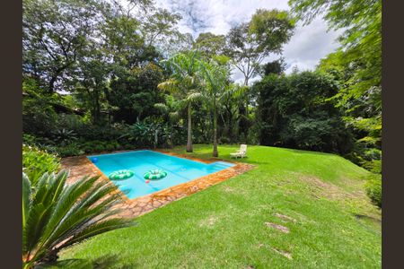 Casa de condomínio à venda com 255m², 4 quartos e 4 vagas Casa de condomínio à venda com 255m², 4 quartos e 4 vagasPiscina e quintal
