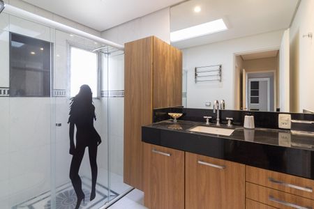 Apartamento para alugar com 120m², 2 quartos e 1 vaga Apartamento para alugar com 120m², 2 quartos e 1 vagaBanheiro Suíte