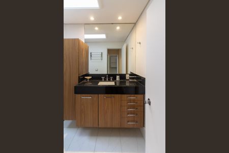 Apartamento para alugar com 120m², 2 quartos e 1 vaga Apartamento para alugar com 120m², 2 quartos e 1 vagaBanheiro Suíte