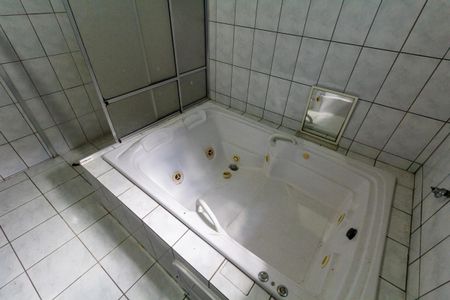 Casa à venda com 240m², 3 quartos e 3 vagas Casa à venda com 240m², 3 quartos e 3 vagasBanheiro 1