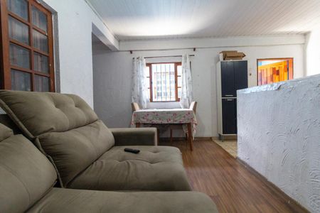 Casa à venda com 240m², 3 quartos e 3 vagas Casa à venda com 240m², 3 quartos e 3 vagasSala e cozinha