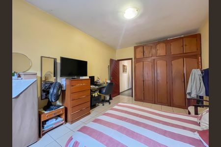 Casa à venda com 170m², 3 quartos e 2 vagas Casa à venda com 170m², 3 quartos e 2 vagasQuarto 2