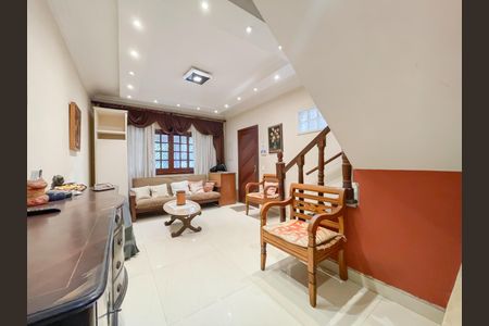 Sala de casa à venda com 3 quartos, 170m² em Santa Maria, Osasco