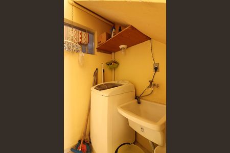 Casa à venda com 136m², 3 quartos e 2 vagasÁrea de Serviço