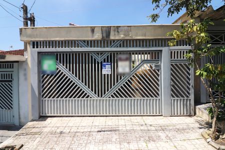 Casa à venda com 136m², 3 quartos e 2 vagasFachada