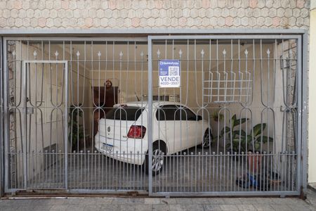 Casa à venda com 172m², 5 quartos e 1 vagaFachada