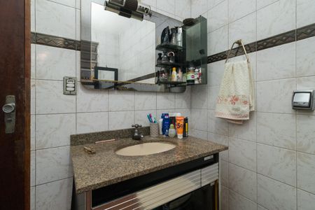 Casa à venda com 172m², 5 quartos e 1 vagaBanheiro 2