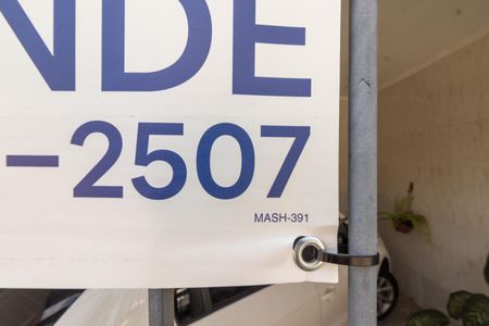 Casa à venda com 172m², 5 quartos e 1 vagaPlaca instalada