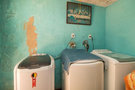 Casa à venda com 172m², 5 quartos e 1 vagaÁrea de Serviço