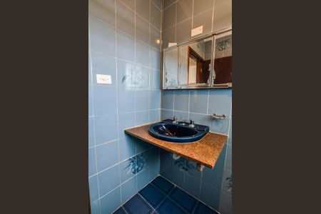 Casa à venda com 157m², 3 quartos e 2 vagasBanheiro 1