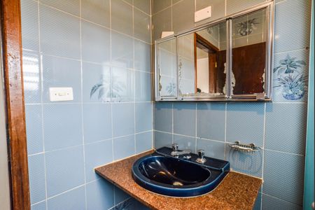 Casa à venda com 157m², 3 quartos e 2 vagasBanheiro 1