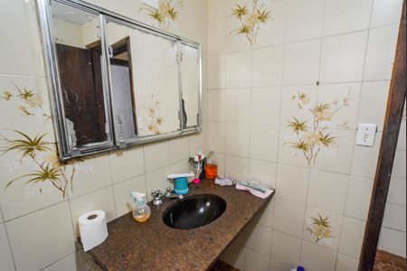 Casa à venda com 157m², 3 quartos e 2 vagasBanheiro 2