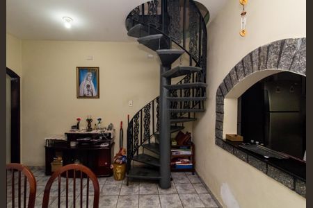 Casa à venda com 250m², 5 quartos e 2 vagas