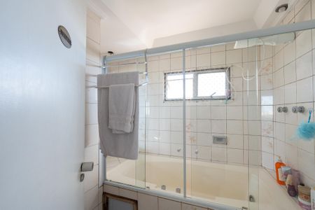 Apartamento à venda com 173m², 3 quartos e 2 vagasBanheiro da Suíte