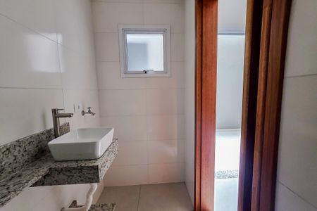 Banheiro de apartamento para alugar com 1 quarto, 17m² em Parque Jaçatuba, Santo André