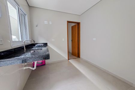 Sala e Cozinha de apartamento para alugar com 1 quarto, 17m² em Parque Jaçatuba, Santo André