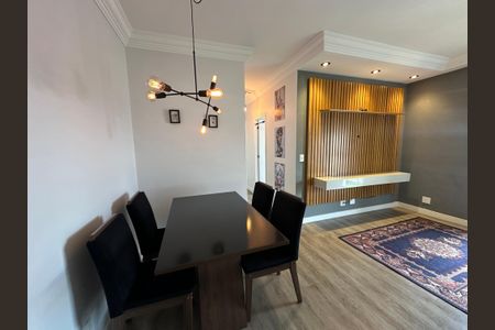 Apartamento para alugar com 62m², 2 quartos e 1 vagaSala