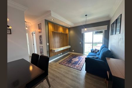 Sala de apartamento para alugar com 2 quartos, 62m² em Jardim Tupanci, Barueri