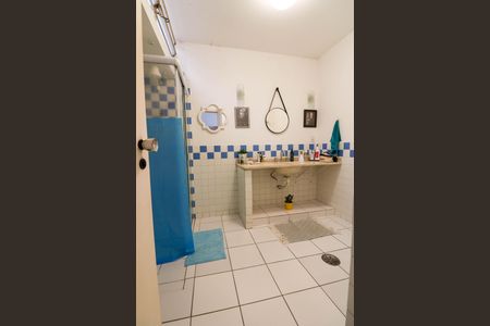 Casa à venda com 360m², 4 quartos e 4 vagasBanheiro 2