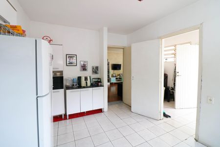Casa à venda com 360m², 4 quartos e 4 vagasCozinha