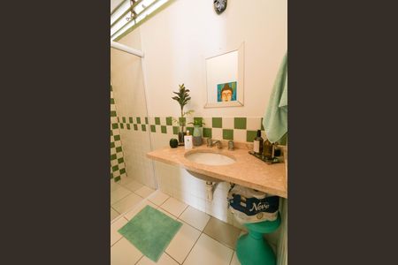 Casa à venda com 360m², 4 quartos e 4 vagasBanheiro 1