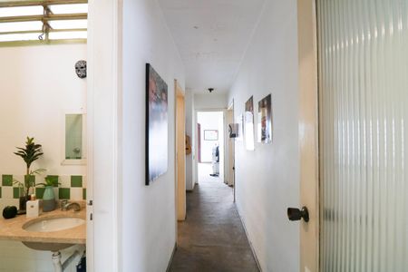 Casa à venda com 360m², 4 quartos e 4 vagasCorredor