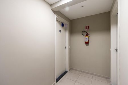 Apartamento para alugar com 42m², 2 quartos e sem vaga Apartamento para alugar com 42m², 2 quartos e sem vagaLockbox