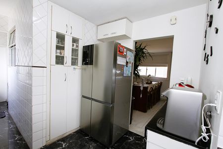 Apartamento à venda com 179m², 4 quartos e 2 vagasCozinha