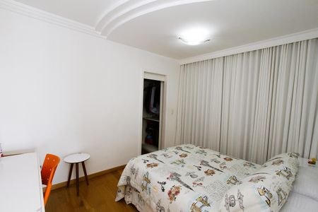 Apartamento à venda com 179m², 4 quartos e 2 vagasQuarto 4 - Suíte