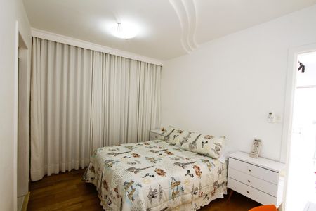 Apartamento à venda com 179m², 4 quartos e 2 vagasQuarto 4 - Suíte