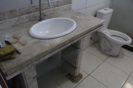 Casa de condomínio para alugar com 210m², 3 quartos e 1 vagaBanheiro da Suíte 2