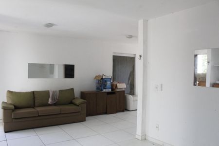 Sala de casa de condomínio para alugar com 3 quartos, 210m² em Taquara, Rio de Janeiro