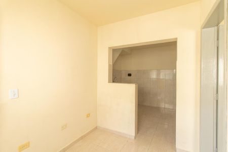 Sala de kitnet/studio para alugar com 1 quarto, 40m² em Novo Mundo, Curitiba