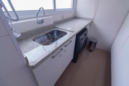 Apartamento à venda com 102m², 3 quartos e 2 vagas Apartamento à venda com 102m², 3 quartos e 2 vagasÁrea de Serviço