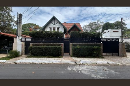 Casa à venda com 300m², 4 quartos e 2 vagasFachada