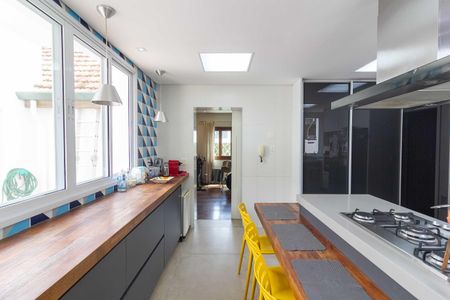 Casa à venda com 300m², 4 quartos e 2 vagasCozinha