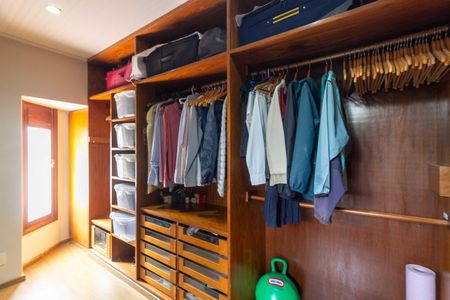 Casa à venda com 300m², 4 quartos e 2 vagasQuarto 1 - Suíte Closet