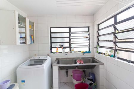 Casa à venda com 300m², 4 quartos e 2 vagasÁrea de Serviço