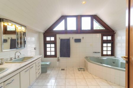Casa à venda com 300m², 4 quartos e 2 vagasBanheiro Suíte