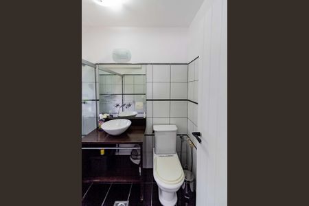 Casa à venda com 300m², 4 quartos e 2 vagasBanheiro de Serviço 2