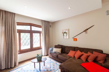 Sala de estar de casa à venda com 4 quartos, 300m² em Jardim Marajoara, São Paulo