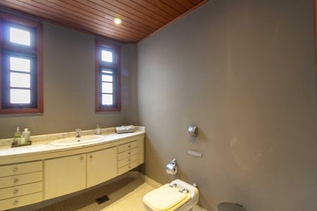 Casa à venda com 300m², 4 quartos e 2 vagasLavabo